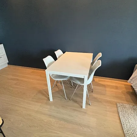 Moderne Sentral I Med Gratis Parkering