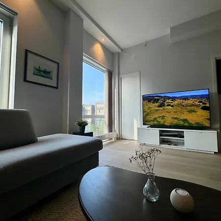 Leilighet Moderne Sentral I Med Gratis Parkering