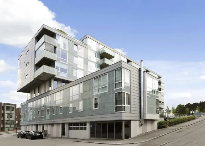 Moderne Sentral I Med Gratis Parkering アパート *