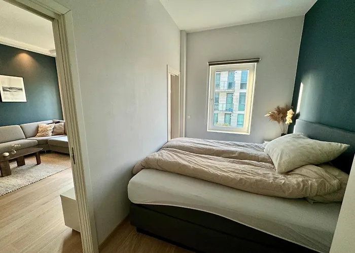 Moderne Sentral I Med Gratis Parkering Leilighet *